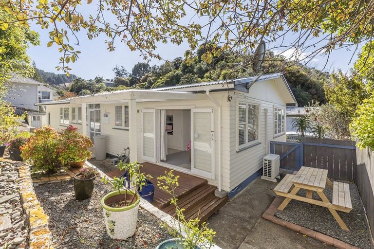 Photo of property in 2a Wilfred Street, Tawa, Wellington, 5028