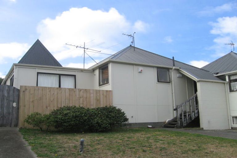 Photo of property in 152 Akaroa Drive, Maupuia, Wellington, 6022
