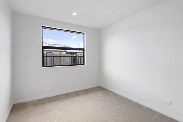 Photo of property in 32 Fearne Drive, Woodend, 7610