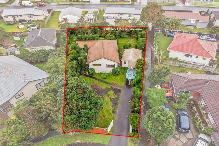Photo of property in 22 Dungarvon Place, Clendon Park, Auckland, 2103