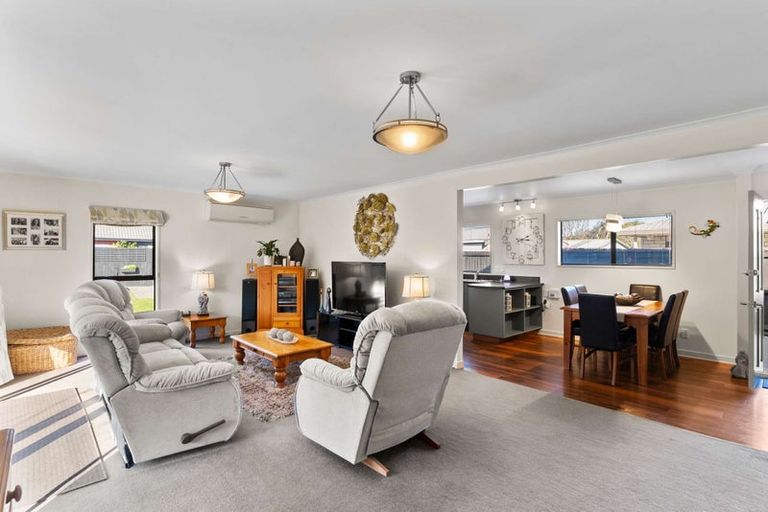 Photo of property in 5 Jacaranda Place, Parklands, Christchurch, 8083