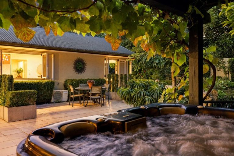 Photo of property in 44 Isobel Road, Greenhithe, Auckland, 0632