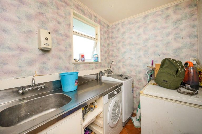 Photo of property in 17 Egmont Place, Westbrook, Palmerston North, 4412