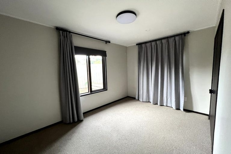 Photo of property in 16 Baltimore Place, Forrest Hill, Auckland, 0620