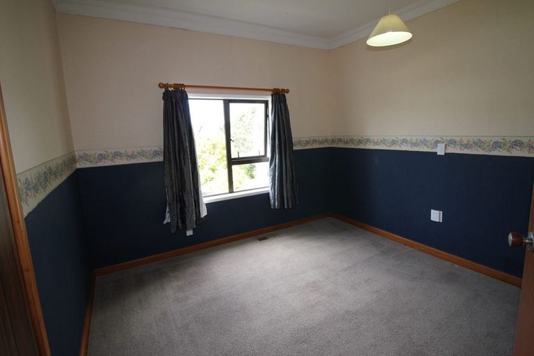 Photo of property in 28 Bassett Road, Johnsonville, Wellington, 6037