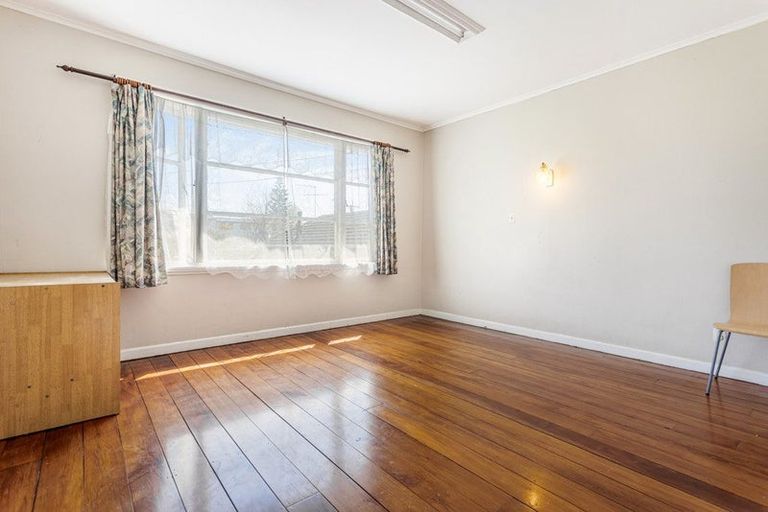 Photo of property in 58 Hutchinson Avenue, New Lynn, Auckland, 0600