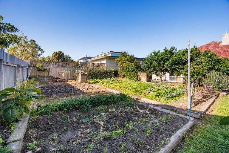 Photo of property in 87 Florence Avenue, Palmerston North, 4414