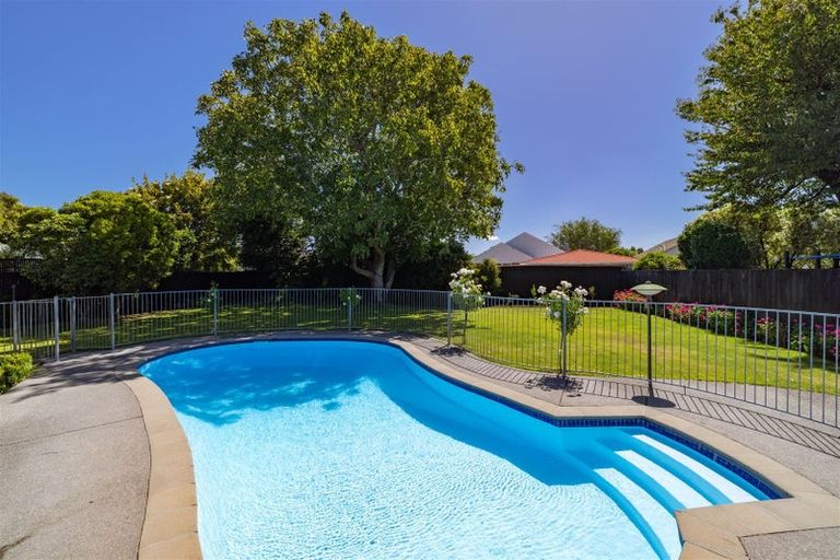 Photo of property in 15 Dunster Street, Burnside, Christchurch, 8053