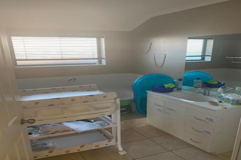 Photo of property in 54 Saint James Drive, Huntington, Hamilton, 3210