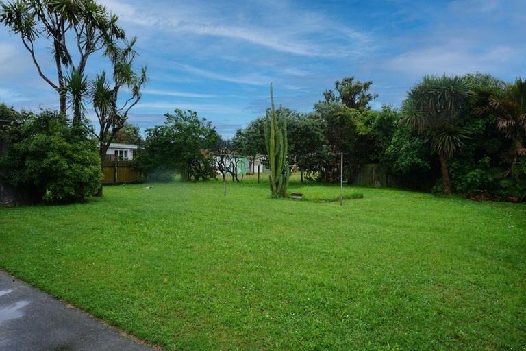 Photo of property in 14 Otereo Street, Hokio Beach, Levin, 5571