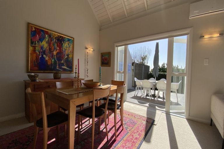 Photo of property in 2/39 Shanaway Rise, Hillcrest, Auckland, 0627