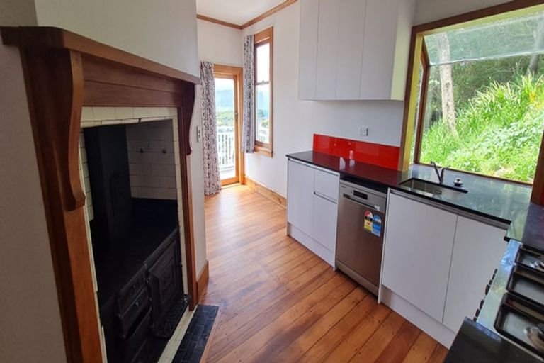 Photo of property in 120 Inglis Street, Seatoun, Wellington, 6022