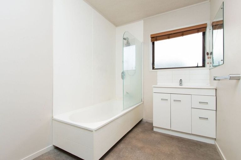 Photo of property in 2/6 Miami Street, Mangere East, Auckland, 2024