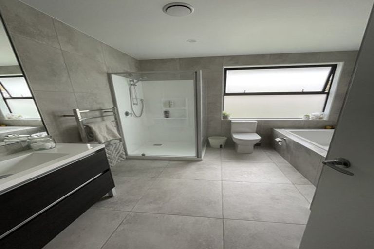 Photo of property in 2 Symes Drive, Red Beach, 0932