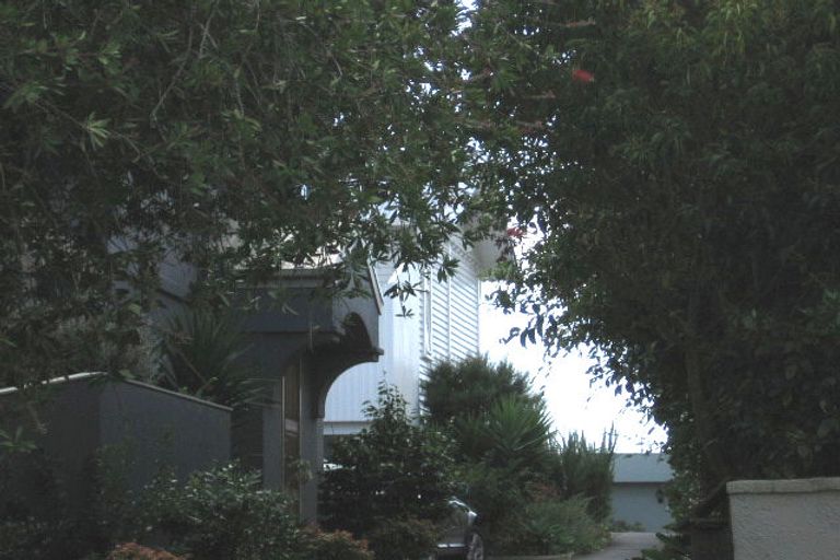 Photo of property in 9 Braemar Road, Castor Bay, Auckland, 0620