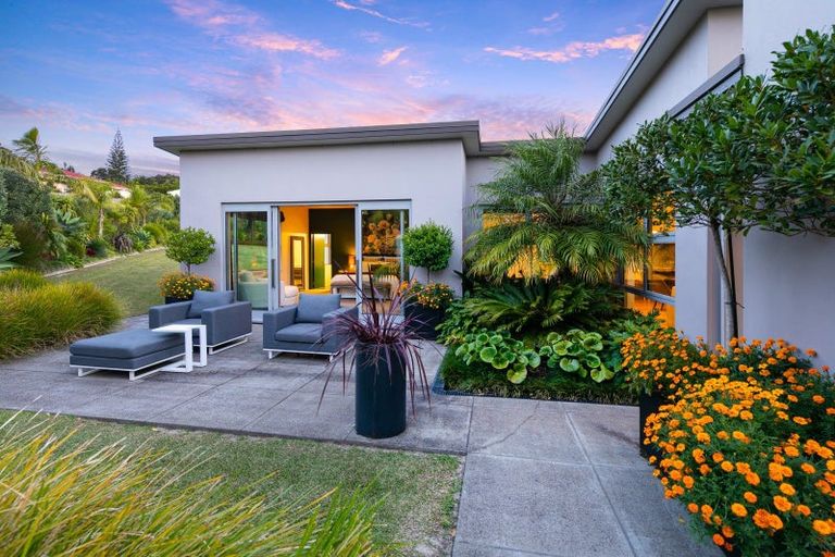 Photo of property in 35 Pounamu Avenue, Greenhithe, Auckland, 0632