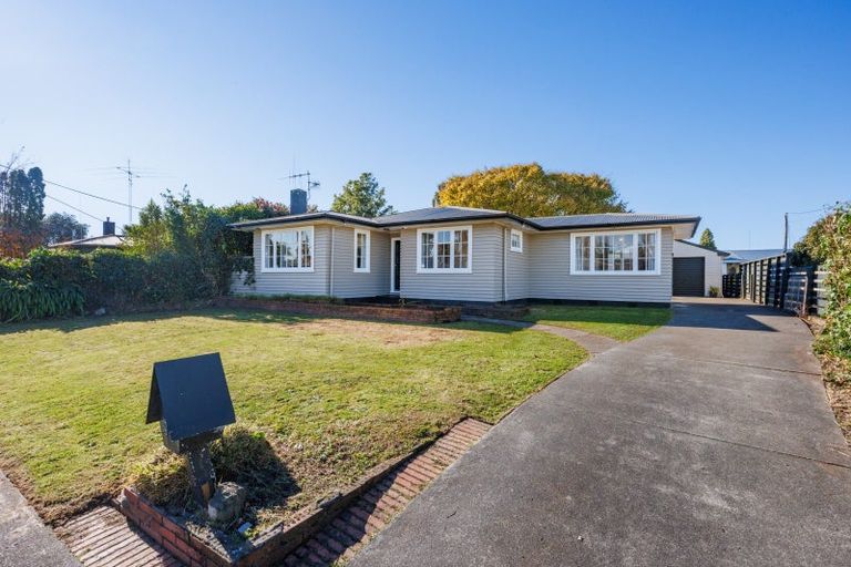 Photo of property in 8 Norwich Place, Awapuni, Palmerston North, 4412