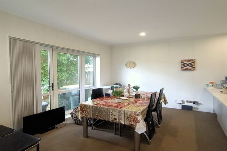 Photo of property in 71 Grove Road, Papakura, 2110