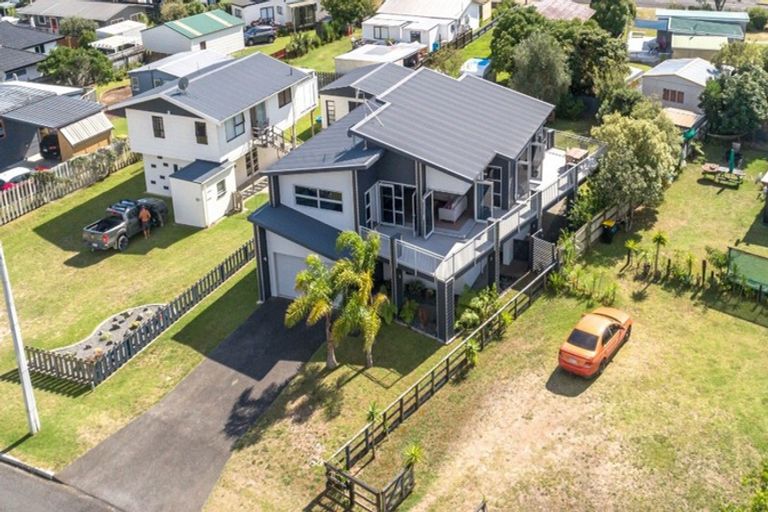 Photo of property in 116 Patuwai Drive, Whangamata, 3620
