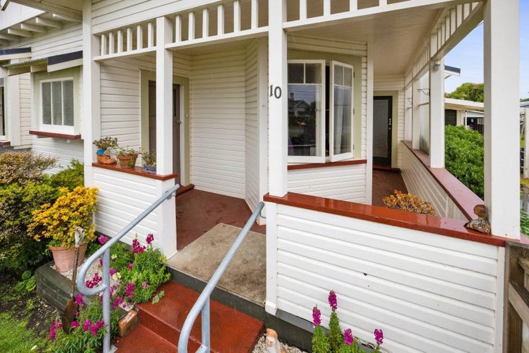 Photo of property in 10 Morrissey Street, Hawera, 4610