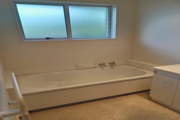 Photo of property in 1/39 Waimairi Road, Upper Riccarton, Christchurch, 8041