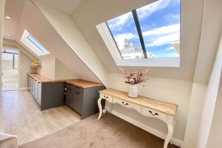 Photo of property in 16j Hobson Street, Thorndon, Wellington, 6011