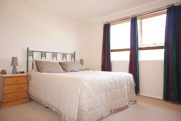 Photo of property in 21 Routley Drive, Glen Eden, Auckland, 0602