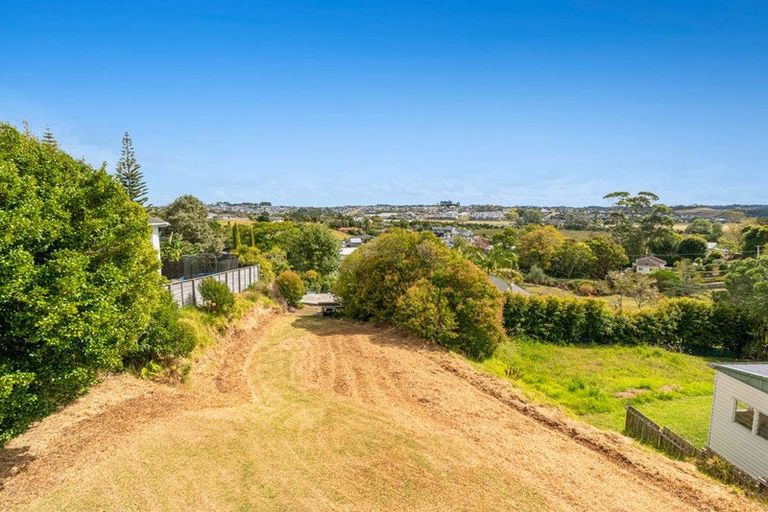 Photo of property in 22 Moffat Road, Red Beach, 0932