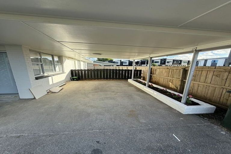 Photo of property in 11 Blanes Road, Weymouth, Auckland, 2103