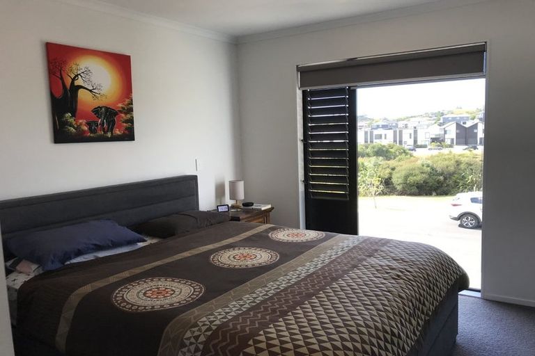 Photo of property in 26 Owen Chapman Drive, Red Beach, 0932