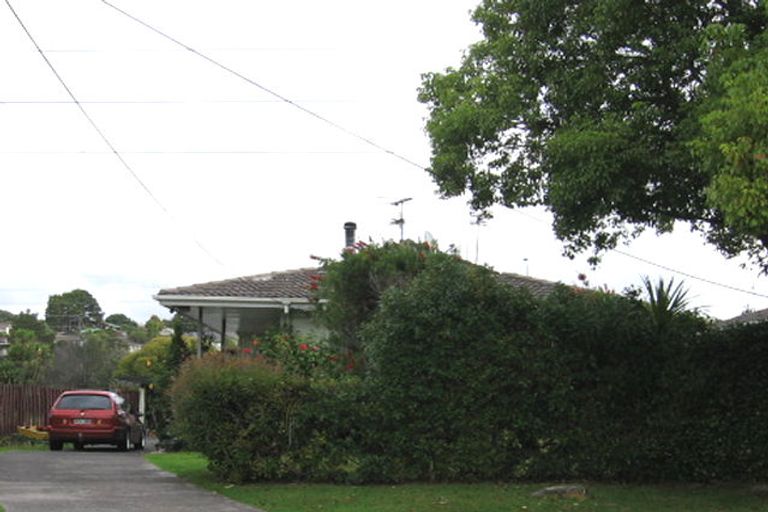 Photo of property in 23 Huruhuru Road, Massey, Auckland, 0614
