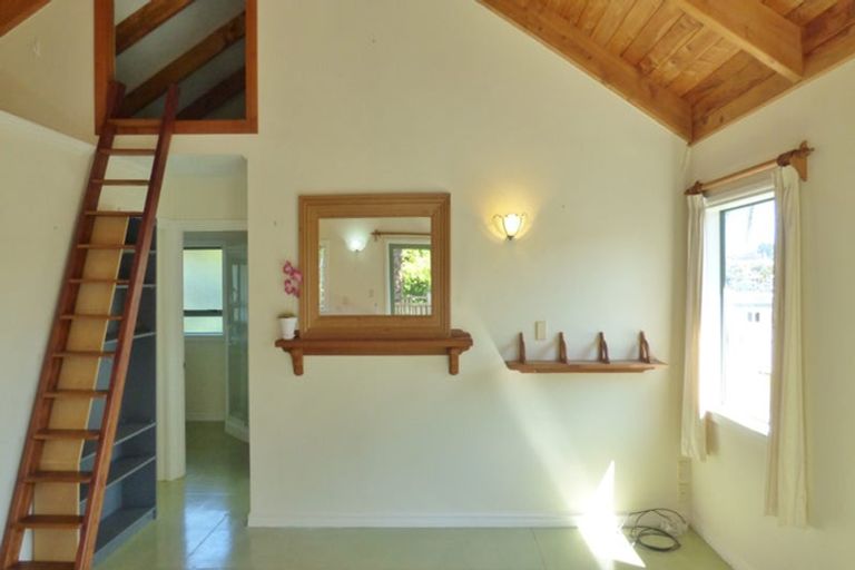 Photo of property in 1282 Whangaparaoa Road, Army Bay, Whangaparaoa, 0930