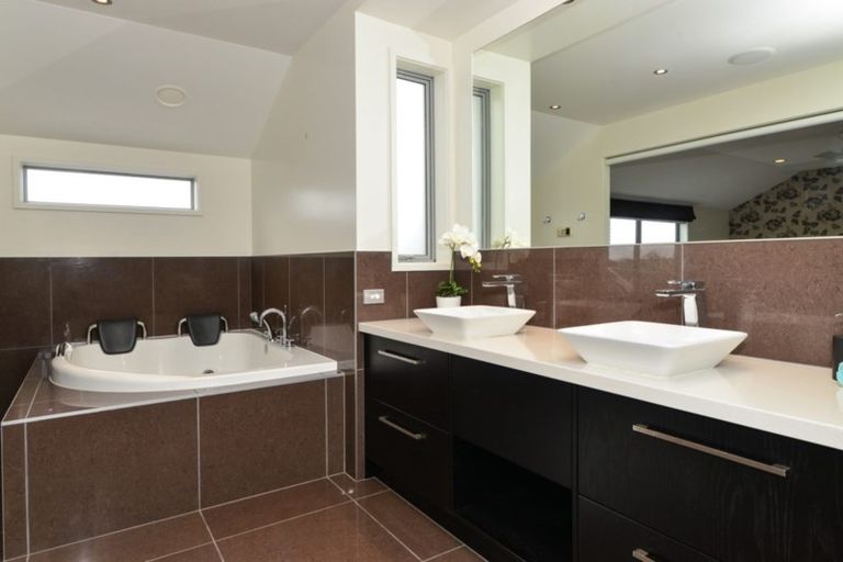 Photo of property in 5b Peninsula Point, Huntington, Hamilton, 3210