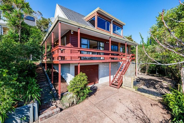 Photo of property in 84a/2 Avonleigh Road, Green Bay, Auckland, 0604
