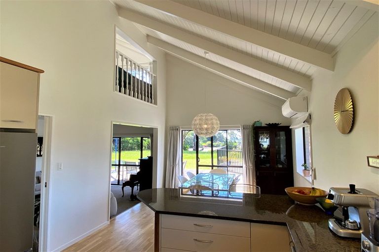 Photo of property in 5 Godwit Place, Waiuku, 2123