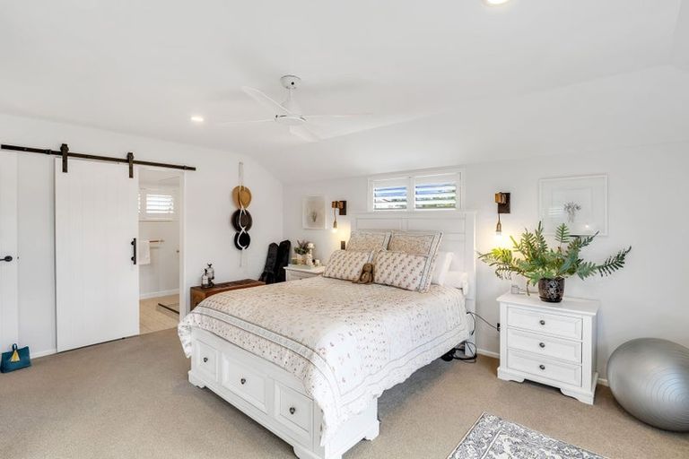 Photo of property in 3 San Ambrosio Rise, Henderson, Auckland, 0612