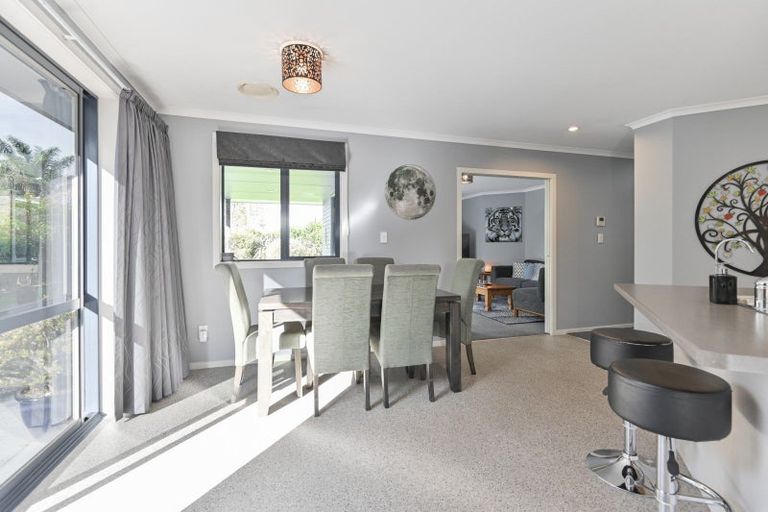 Photo of property in 14 Waitaha Place, Clive, 4102
