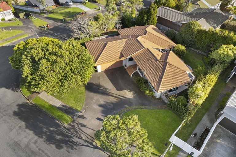 Photo of property in 1 Halldene Terrace, Red Beach, 0932