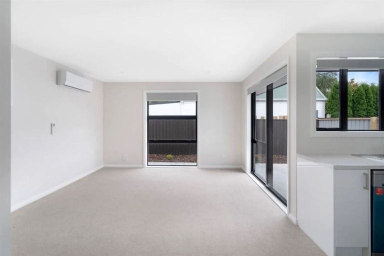 Photo of property in 11c Northcote Road, Northcote, Christchurch, 8052