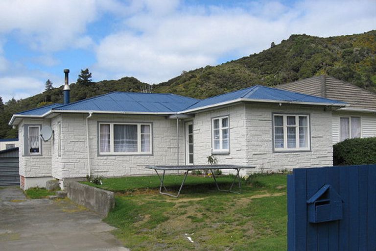 Photo of property in 15 Kowhai Street, Wainuiomata, Lower Hutt, 5014