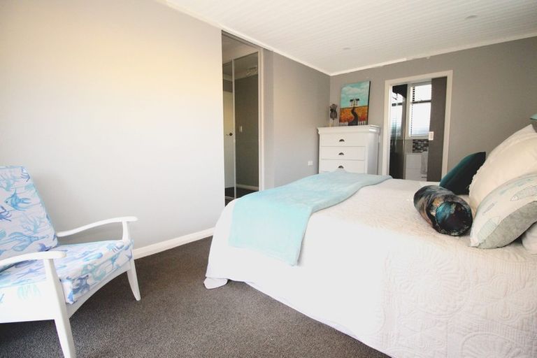 Photo of property in 17 Hawthornden Road, Avonhead, Christchurch, 8042