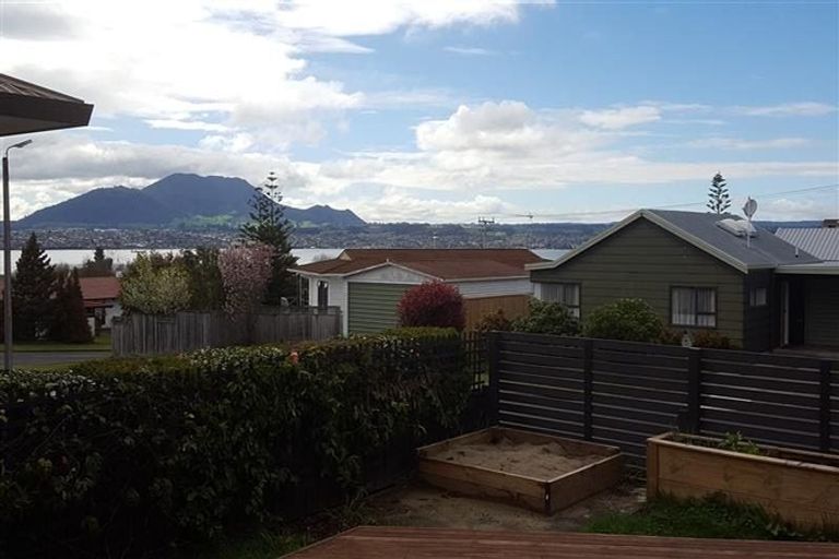 Photo of property in 6 Shera Street, Acacia Bay, Taupo, 3330