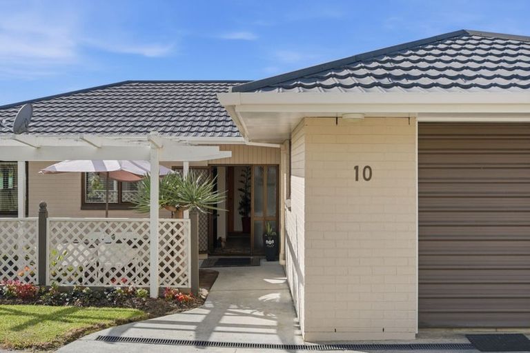 Photo of property in 10 Cable Bay Block Road, Cable Bay, 0420