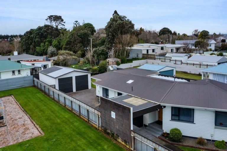 Photo of property in 16 Ramanui Avenue, Hawera, 4610
