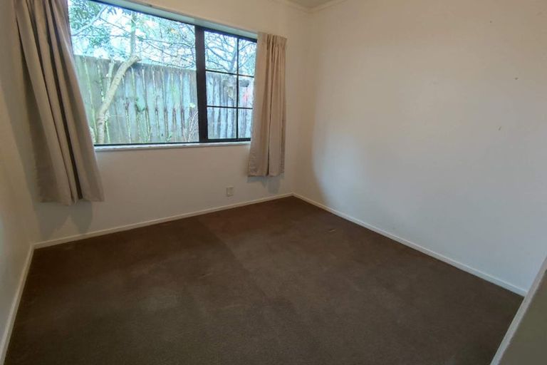 Photo of property in 74 Godley Road, Green Bay, Auckland, 0604