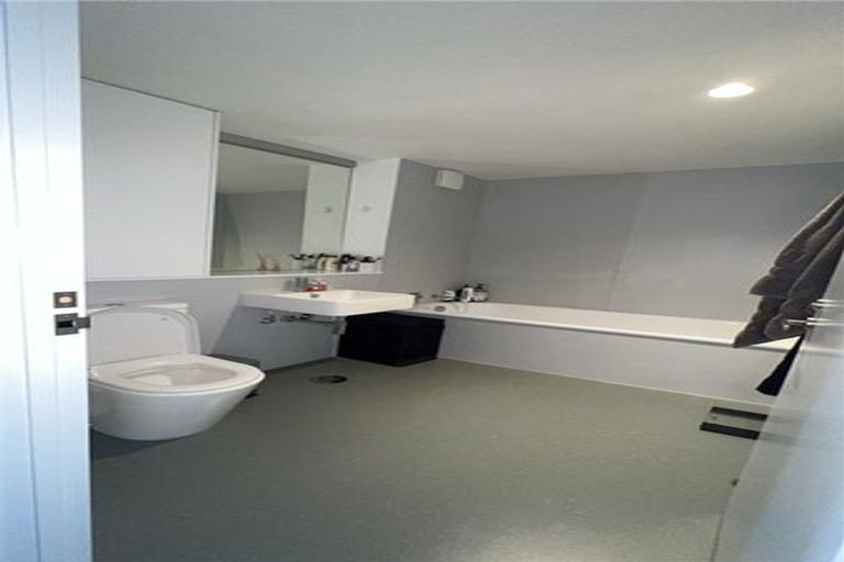 Photo of property in 383 Adelaide Road, Newtown, Wellington, 6021