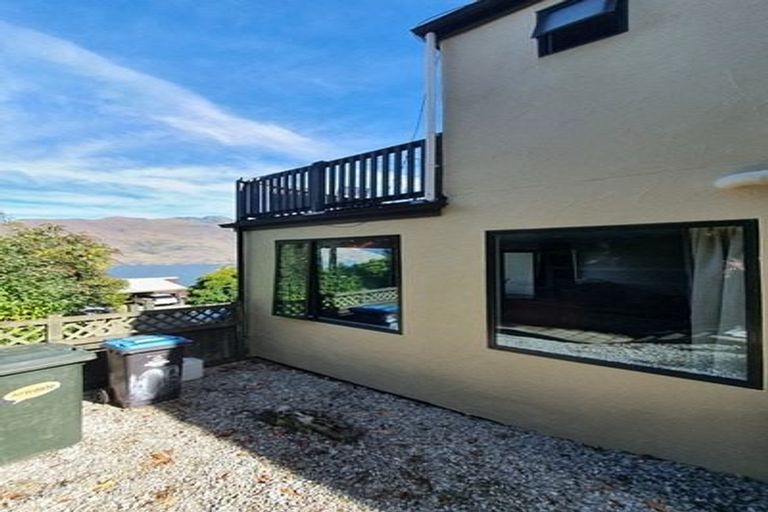 Photo of property in 10b Cameron Place, Fernhill, Queenstown, 9300