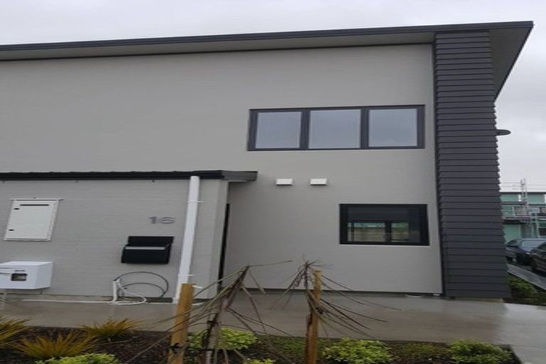 Photo of property in 16/9u Surrey Street, Tawa, Wellington, 5028