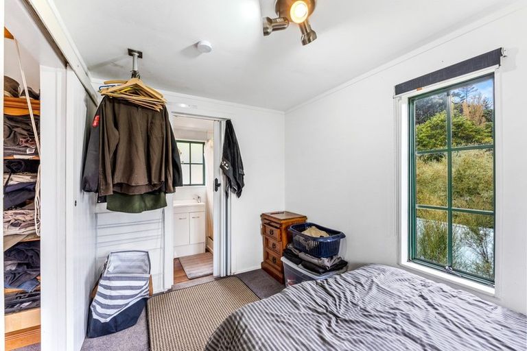 Photo of property in 2/9 Montgomery Street, Stokes Valley, Lower Hutt, 5019