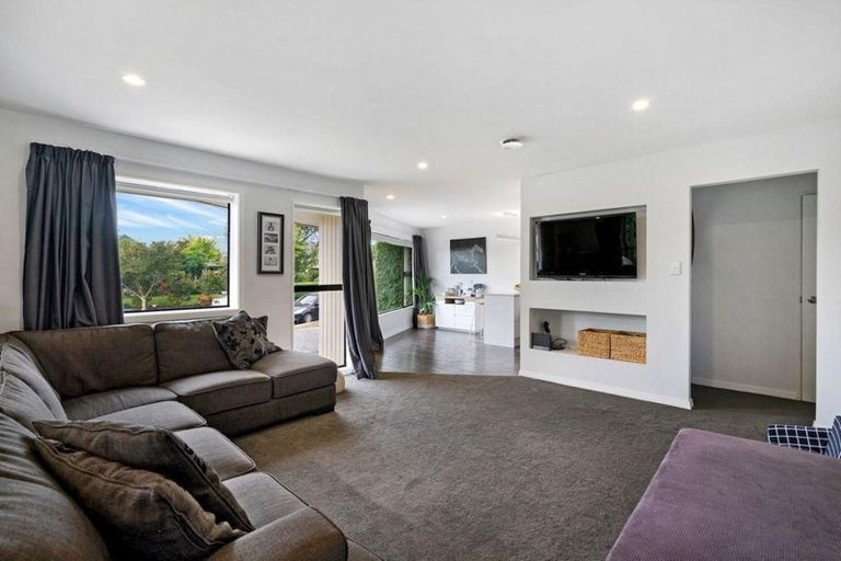 Photo of property in 7 Ringwood Place, Avonhead, Christchurch, 8042